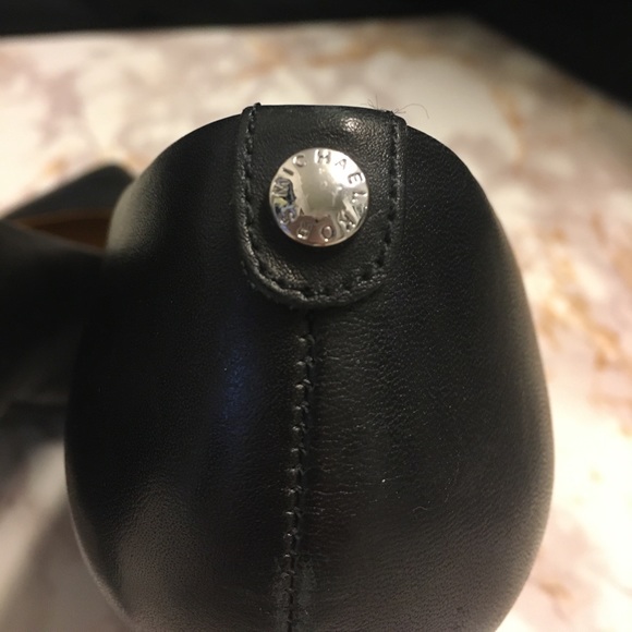 Authentic Michael Kors Shoes Size 9 - Picture 5 of 5